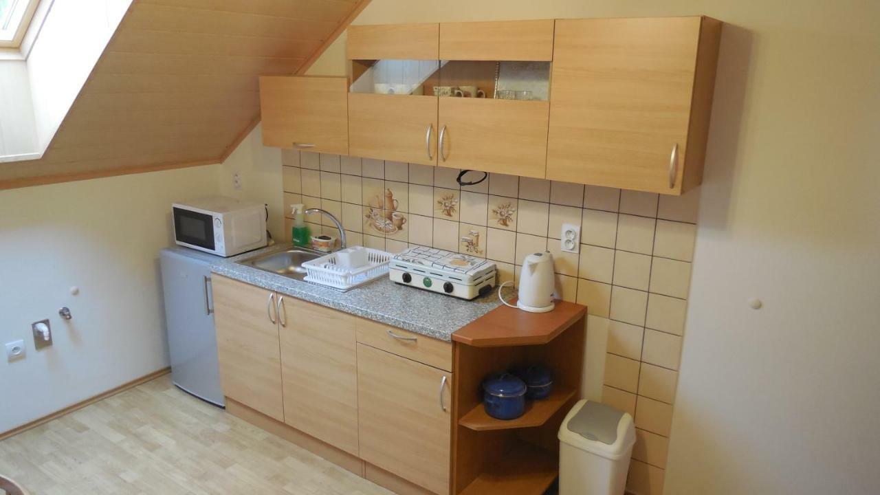 Privat Pod Kostolom - Ubytovanie Valca Exterior photo
